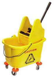 Cubeta Con Exprimidor Genérica